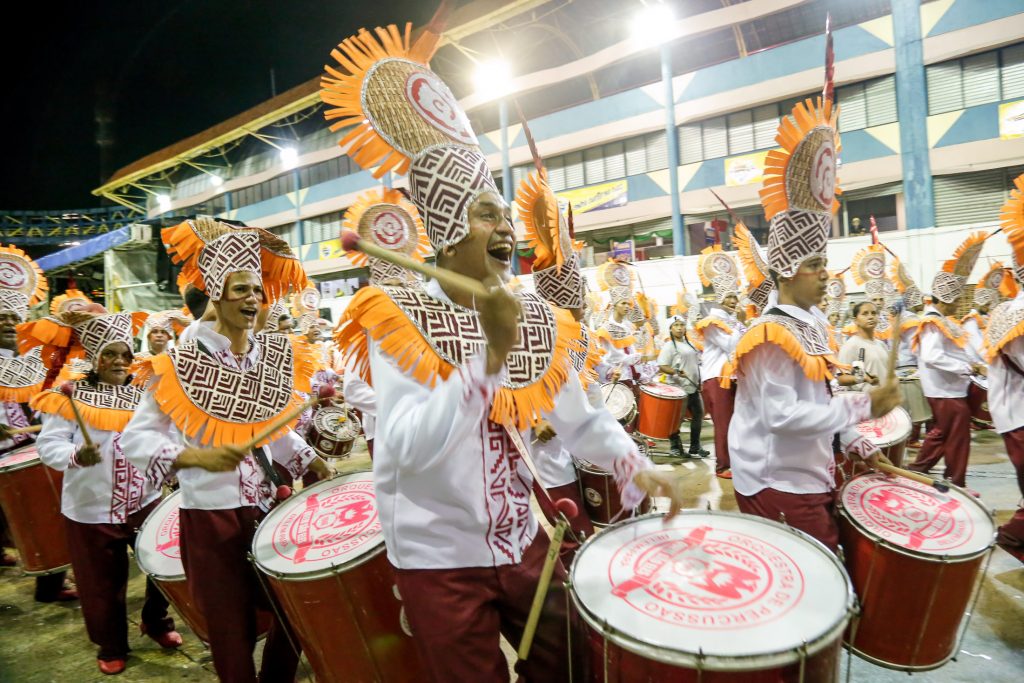 Quem São Eles apresenta enredo e faz ensaio aberto no Ver-o-Rio