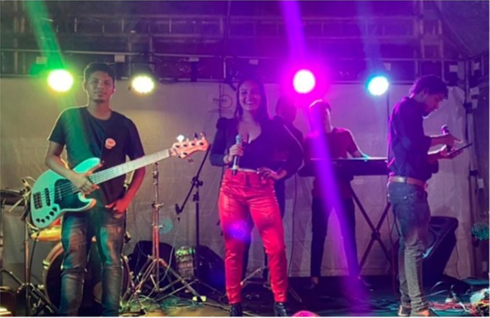 Cantora Karol Vasconcelos leva mix de sucessos para show em Altamira